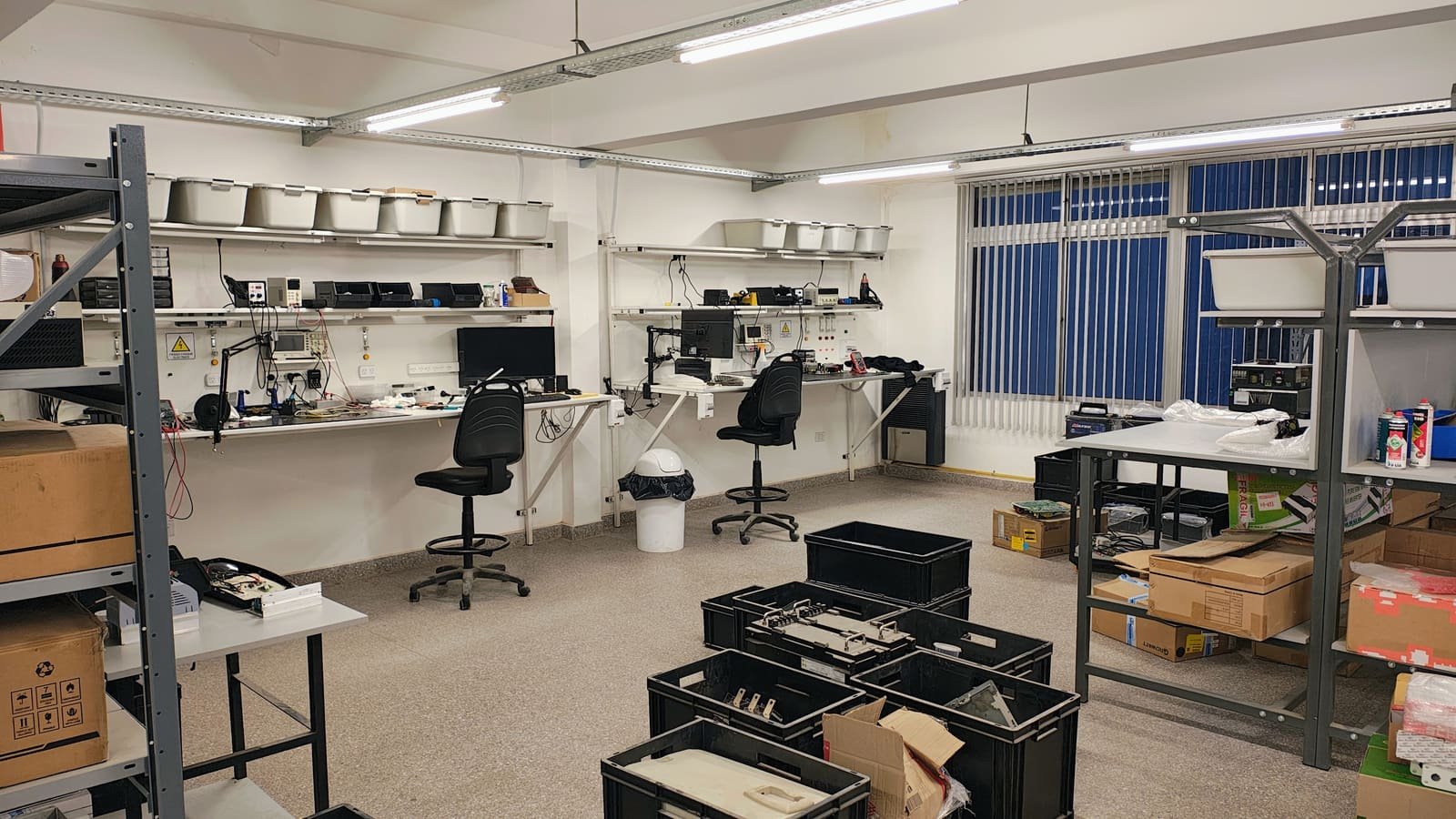 Laboratorio de electrónica: puestos de diagnóstico y reparación a nivel componente