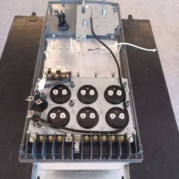 ABB ACS800 100 HP en tablero de industria petrolera — foto 11 de 14