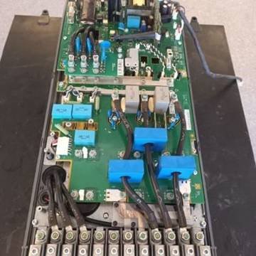 ABB ACS800 100 HP en tablero de industria petrolera — foto 13 de 14