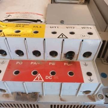 Allen-Bradley PowerFlex 700 60 HP — foto 3 de 19