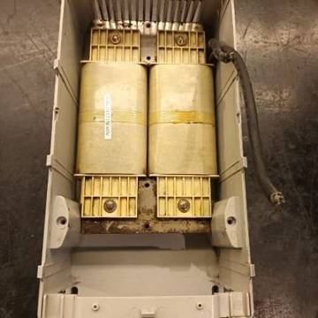Dos Allen-Bradley PowerFlex 40 de 15 y 7,5 HP — foto 4 de 11