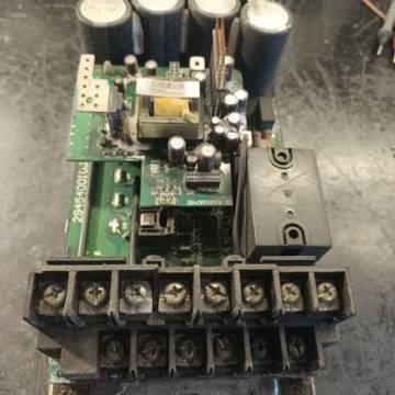 Dos Allen-Bradley PowerFlex 40 de 15 y 7,5 HP — foto 6 de 11
