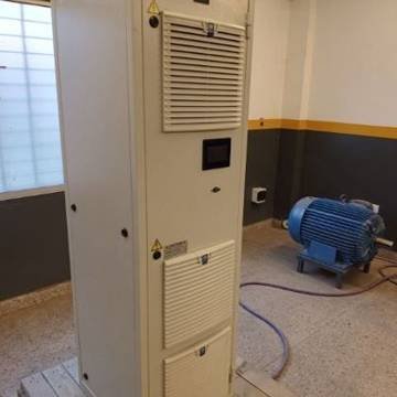 Nidec Leroy-Somer POWERDRIVE 300 HP — foto 1 de 11