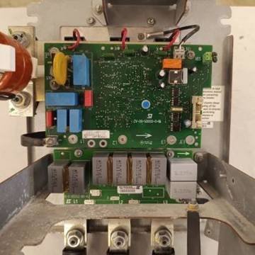 Nidec Leroy-Somer POWERDRIVE 300 HP — foto 8 de 11