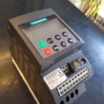 Siemens Micromaster 410 0,25 HP — foto 1 de 4