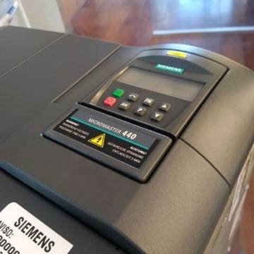 Siemens Micromaster 440 100 HP — foto 1 de 9