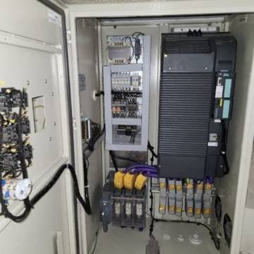 Siemens Sinamics 100 HP en tablero petrolero — foto 1 de 8